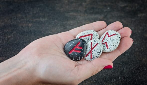 Руническое гадание на работу